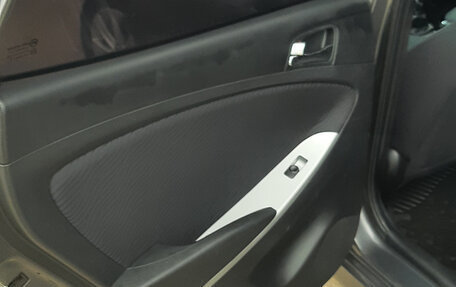 Hyundai Solaris II рестайлинг, 2012 год, 750 000 рублей, 8 фотография