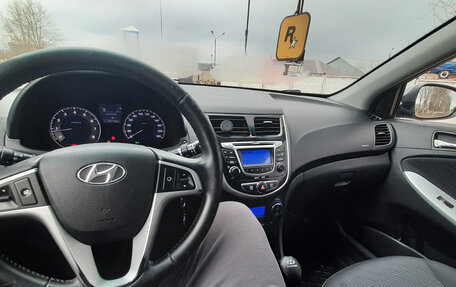 Hyundai Solaris II рестайлинг, 2012 год, 750 000 рублей, 12 фотография