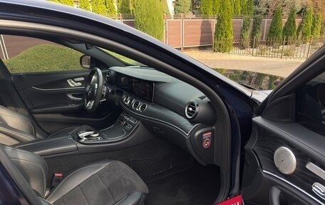 Mercedes-Benz E-Класс, 2017 год, 3 500 000 рублей, 20 фотография