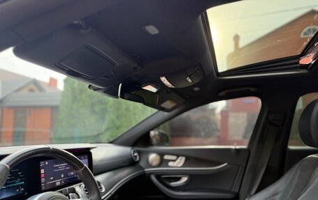 Mercedes-Benz E-Класс, 2017 год, 3 500 000 рублей, 25 фотография