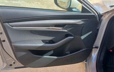 Mazda 3, 2022 год, 2 250 000 рублей, 19 фотография