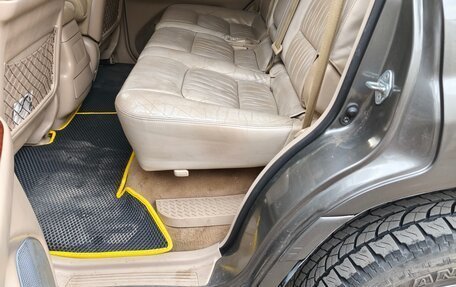 Toyota Land Cruiser 100 рестайлинг 2, 2001 год, 1 600 000 рублей, 9 фотография