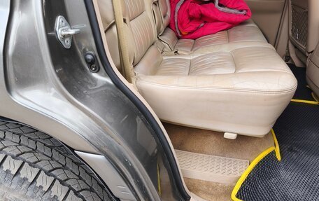 Toyota Land Cruiser 100 рестайлинг 2, 2001 год, 1 600 000 рублей, 10 фотография