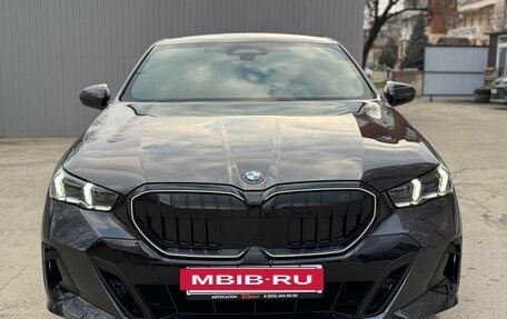 BMW 5 серия, 2025 год, 8 540 000 рублей, 7 фотография