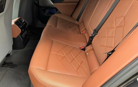 BMW 5 серия, 2025 год, 8 540 000 рублей, 33 фотография