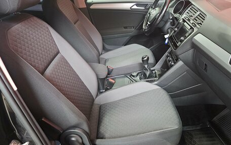 Volkswagen Tiguan II, 2017 год, 2 045 000 рублей, 12 фотография