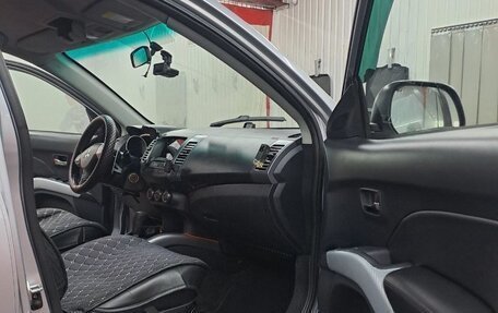 Mitsubishi Outlander III рестайлинг 3, 2007 год, 1 050 000 рублей, 11 фотография