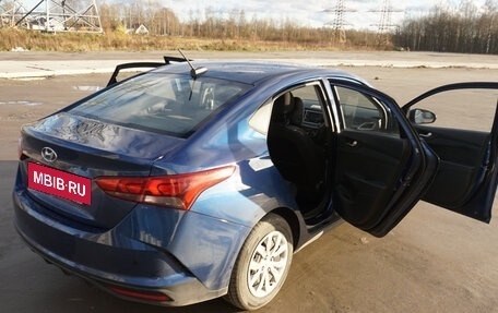 Hyundai Solaris II рестайлинг, 2022 год, 1 950 000 рублей, 5 фотография