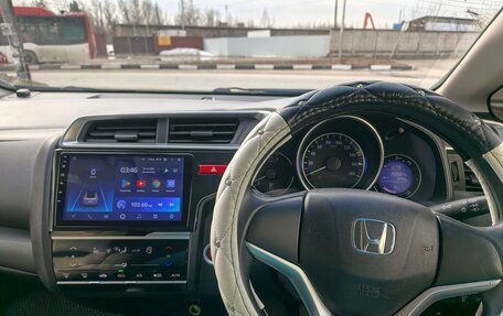Honda Fit III, 2017 год, 1 050 000 рублей, 8 фотография