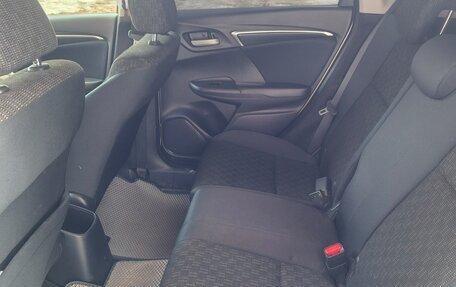 Honda Fit III, 2017 год, 1 050 000 рублей, 13 фотография