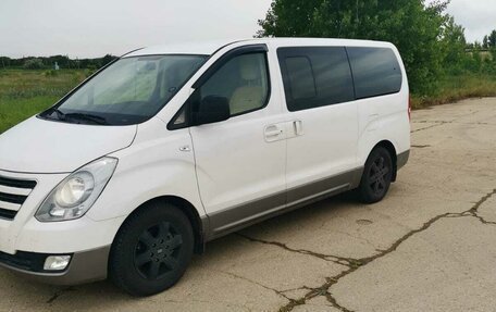 Hyundai H-1 II рестайлинг, 2018 год, 2 400 000 рублей, 2 фотография