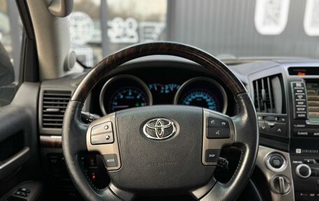 Toyota Land Cruiser 200, 2011 год, 2 950 000 рублей, 10 фотография