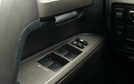 Toyota Land Cruiser 200, 2011 год, 2 950 000 рублей, 17 фотография