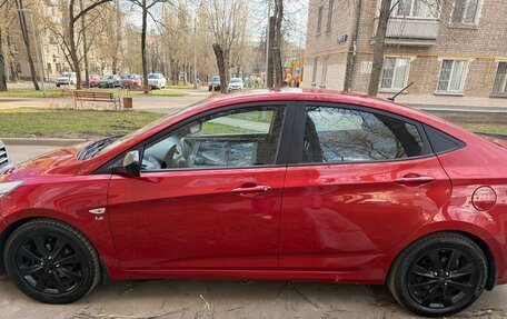 Hyundai Solaris II рестайлинг, 2015 год, 770 000 рублей, 1 фотография