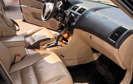 Honda Accord VII рестайлинг, 2004 год, 700 000 рублей, 9 фотография