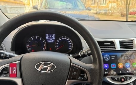 Hyundai Solaris II рестайлинг, 2015 год, 770 000 рублей, 2 фотография