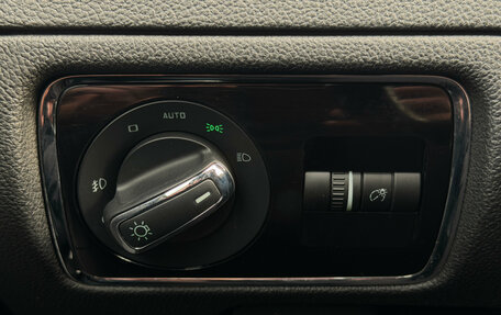 Skoda Superb III рестайлинг, 2013 год, 1 300 000 рублей, 19 фотография