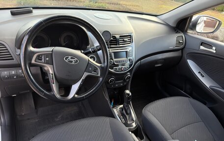 Hyundai Solaris II рестайлинг, 2015 год, 1 300 000 рублей, 15 фотография