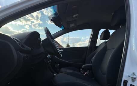 Hyundai Solaris II рестайлинг, 2015 год, 1 300 000 рублей, 14 фотография