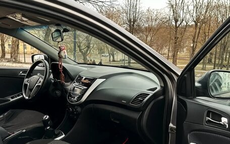 Hyundai Solaris II рестайлинг, 2011 год, 799 999 рублей, 14 фотография