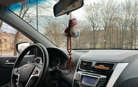 Hyundai Solaris II рестайлинг, 2011 год, 799 999 рублей, 10 фотография