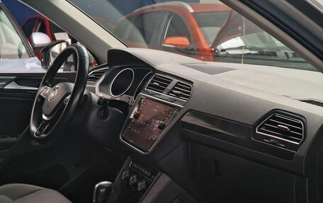 Volkswagen Tiguan II, 2017 год, 2 390 000 рублей, 16 фотография