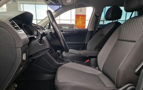 Volkswagen Tiguan II, 2017 год, 2 390 000 рублей, 15 фотография