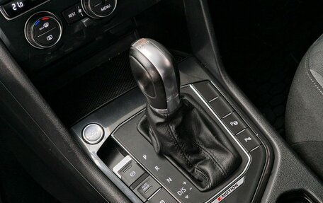 Volkswagen Tiguan II, 2017 год, 2 390 000 рублей, 20 фотография