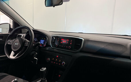 KIA Sportage IV рестайлинг, 2019 год, 2 000 000 рублей, 15 фотография