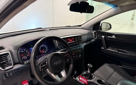 KIA Sportage IV рестайлинг, 2019 год, 2 000 000 рублей, 10 фотография