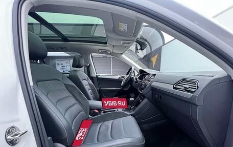 Volkswagen Tiguan II, 2021 год, 2 290 000 рублей, 7 фотография