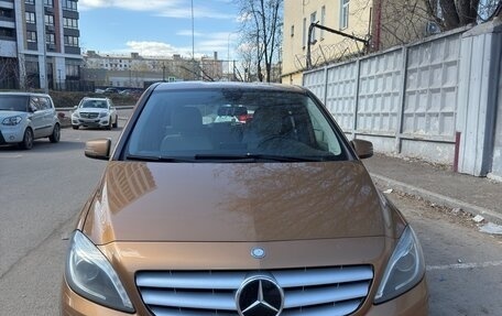 Mercedes-Benz B-Класс, 2013 год, 1 490 000 рублей, 2 фотография