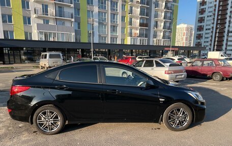 Hyundai Solaris II рестайлинг, 2012 год, 700 000 рублей, 8 фотография