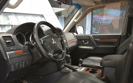 Mitsubishi Pajero IV, 2011 год, 2 190 000 рублей, 24 фотография