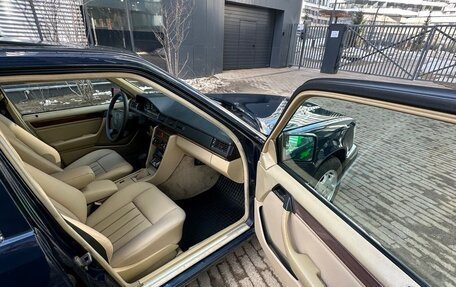 Mercedes-Benz E-Класс, 1992 год, 1 160 000 рублей, 15 фотография