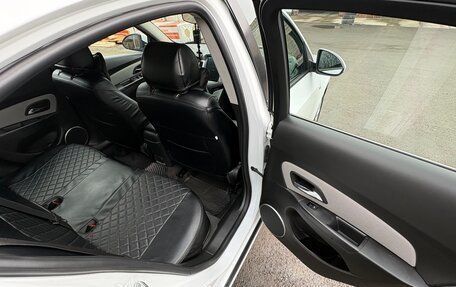 Chevrolet Cruze II, 2011 год, 950 000 рублей, 5 фотография