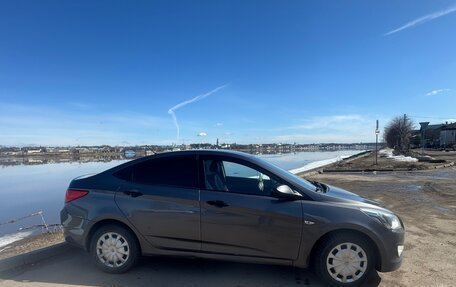 Hyundai Solaris II рестайлинг, 2015 год, 850 000 рублей, 4 фотография