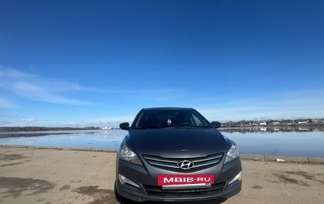 Hyundai Solaris II рестайлинг, 2015 год, 850 000 рублей, 3 фотография