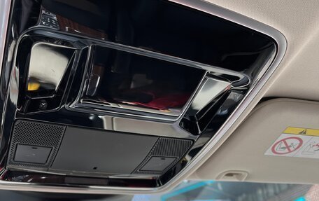 Land Rover Range Rover IV рестайлинг, 2017 год, 5 600 000 рублей, 25 фотография