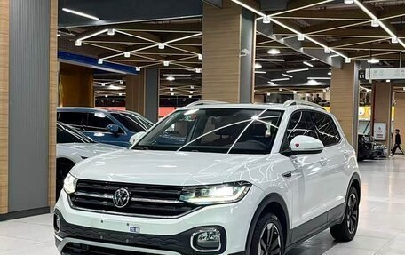 Volkswagen T-Cross I, 2023 год, 1 390 000 рублей, 2 фотография