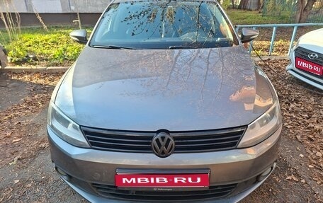 Volkswagen Jetta VI, 2014 год, 850 000 рублей, 1 фотография