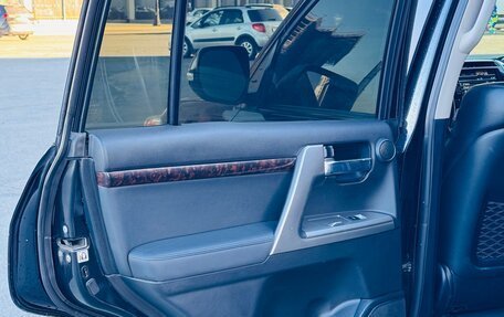 Toyota Land Cruiser 200, 2013 год, 4 000 000 рублей, 21 фотография