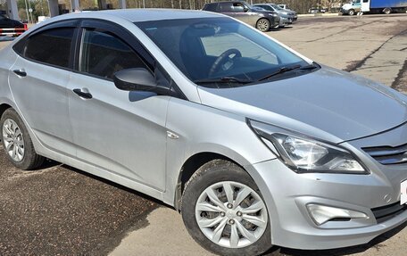 Hyundai Solaris II рестайлинг, 2015 год, 700 000 рублей, 2 фотография