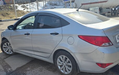 Hyundai Solaris II рестайлинг, 2015 год, 700 000 рублей, 3 фотография