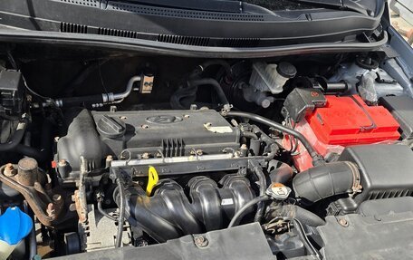 Hyundai Solaris II рестайлинг, 2015 год, 700 000 рублей, 9 фотография