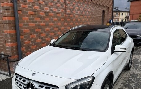 Mercedes-Benz GLA, 2018 год, 2 850 000 рублей, 2 фотография