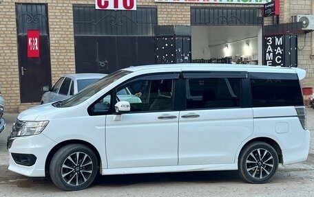 Honda Stepwgn IV, 2012 год, 1 800 000 рублей, 2 фотография