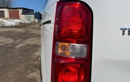 Peugeot Traveller I, 2021 год, 3 850 000 рублей, 6 фотография