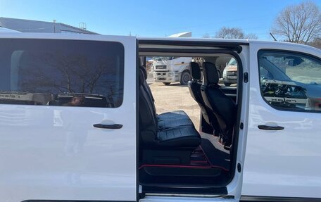 Peugeot Traveller I, 2021 год, 3 850 000 рублей, 9 фотография