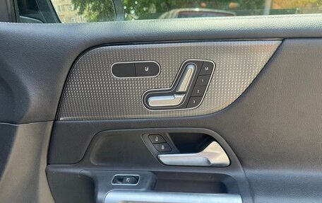 Mercedes-Benz GLB, 2020 год, 2 380 000 рублей, 13 фотография